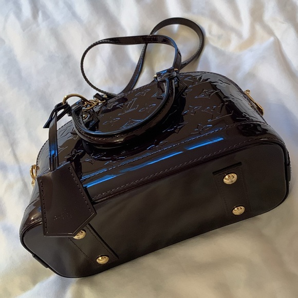 Louis Vuitton Alma handbag - Picture 2 of 13